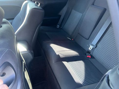 Used 2015 Dodge Challenger SXT w/ Driver Convenience Group image 28