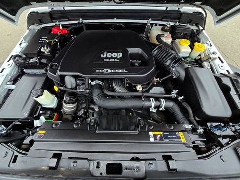 Certified 2021 Jeep Wrangler Unlimited Willys image 25