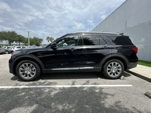 Used 2025 Ford Explorer Platinum RWD image 5