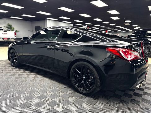 Used 2016 Hyundai Genesis 3.8 RWD image 9