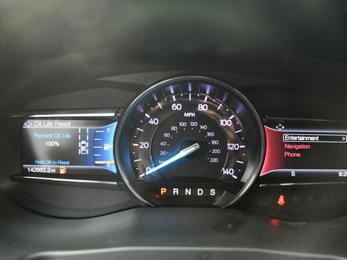 Used 2019 Ford Explorer Limited w/ Ford Safe & Smart Package image 11