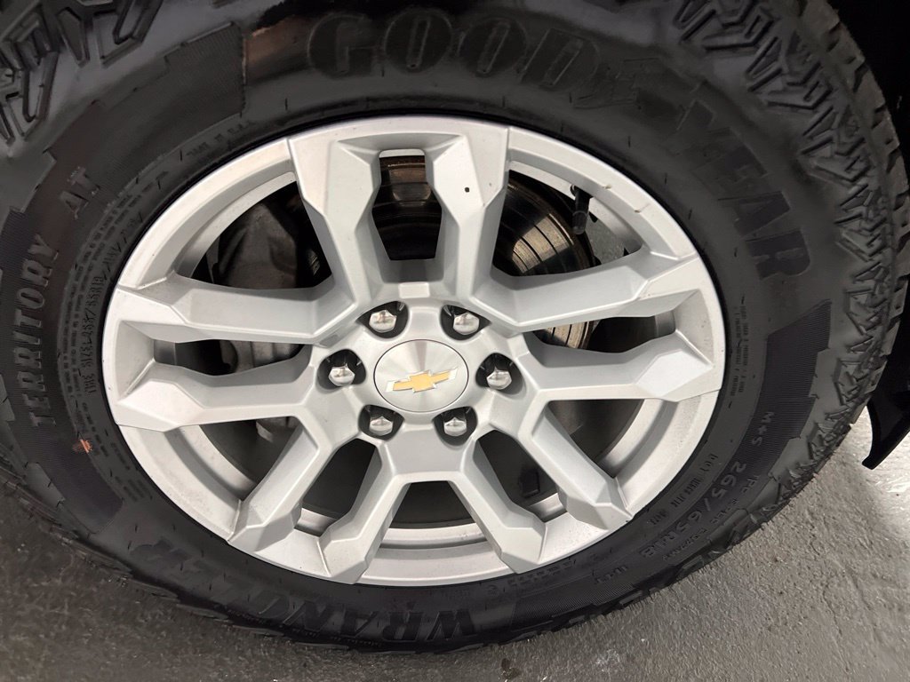 Used 2024 Chevrolet Silverado 1500 LT AWD/4WD image 45