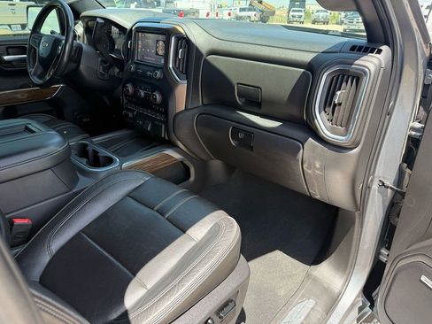 Used 2021 Chevrolet Silverado 1500 High Country w/ Technology Package AWD/4WD image 14