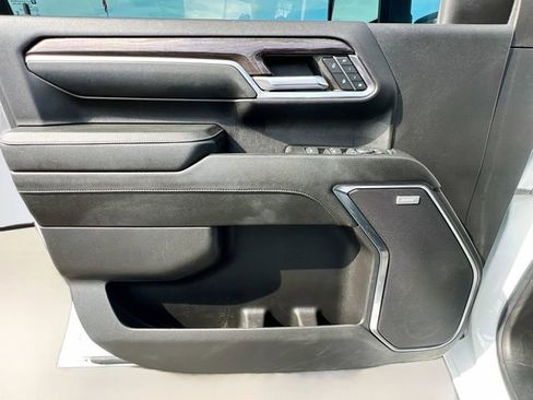 Used 2024 Chevrolet Silverado 2500 LTZ w/ LTZ Plus Package image 33