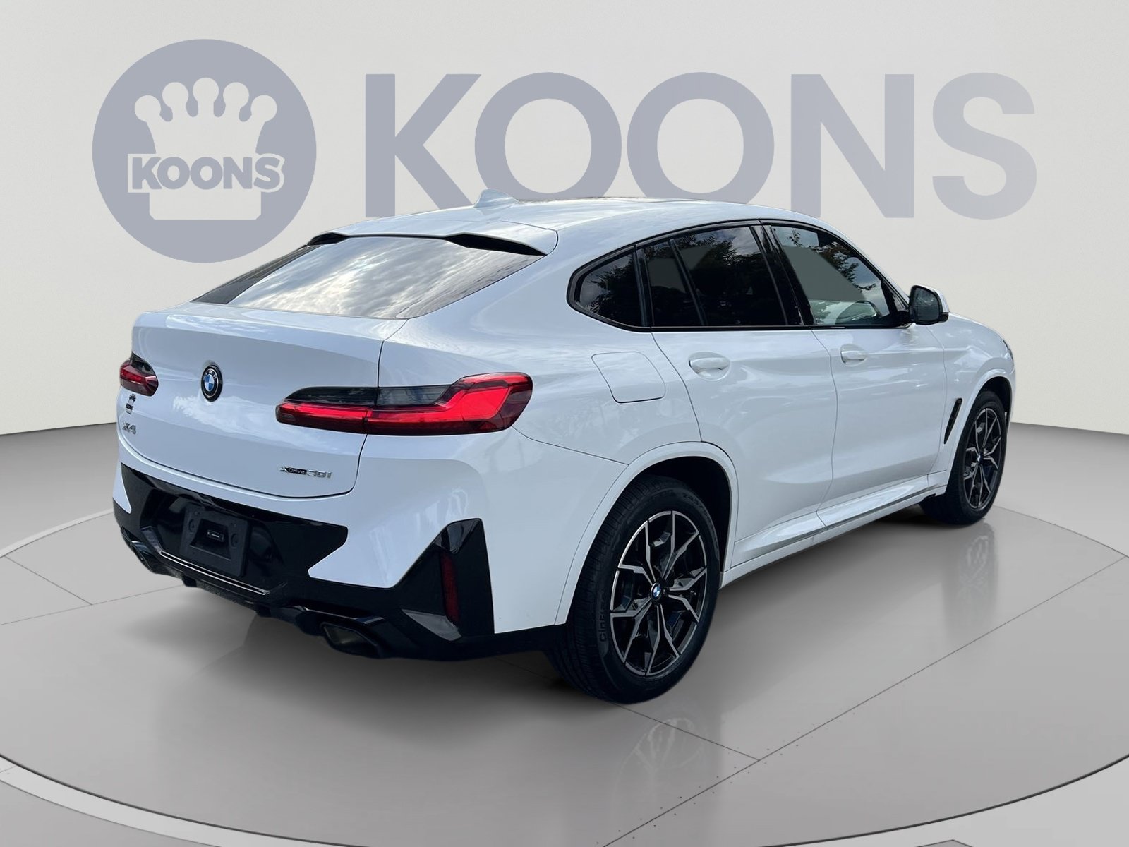 Used 2024 BMW X4 xDrive30i w/ M Sport Package AWD/4WD image 7