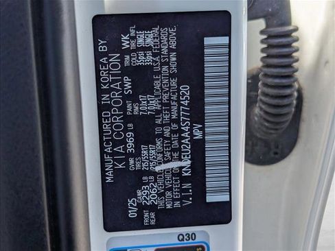 Used 2025 Kia Seltos S FWD image 25