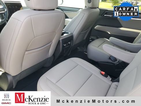 Used 2026 GMC Acadia Elevation w/ Elevation Premium Package AWD/4WD image 22