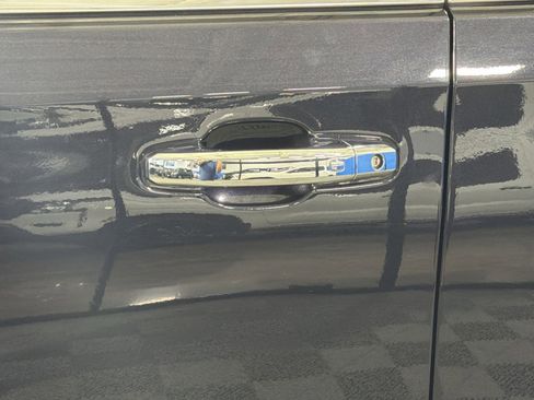 Used 2023 GMC Sierra 1500 SLT w/ SLT Premium Package image 16