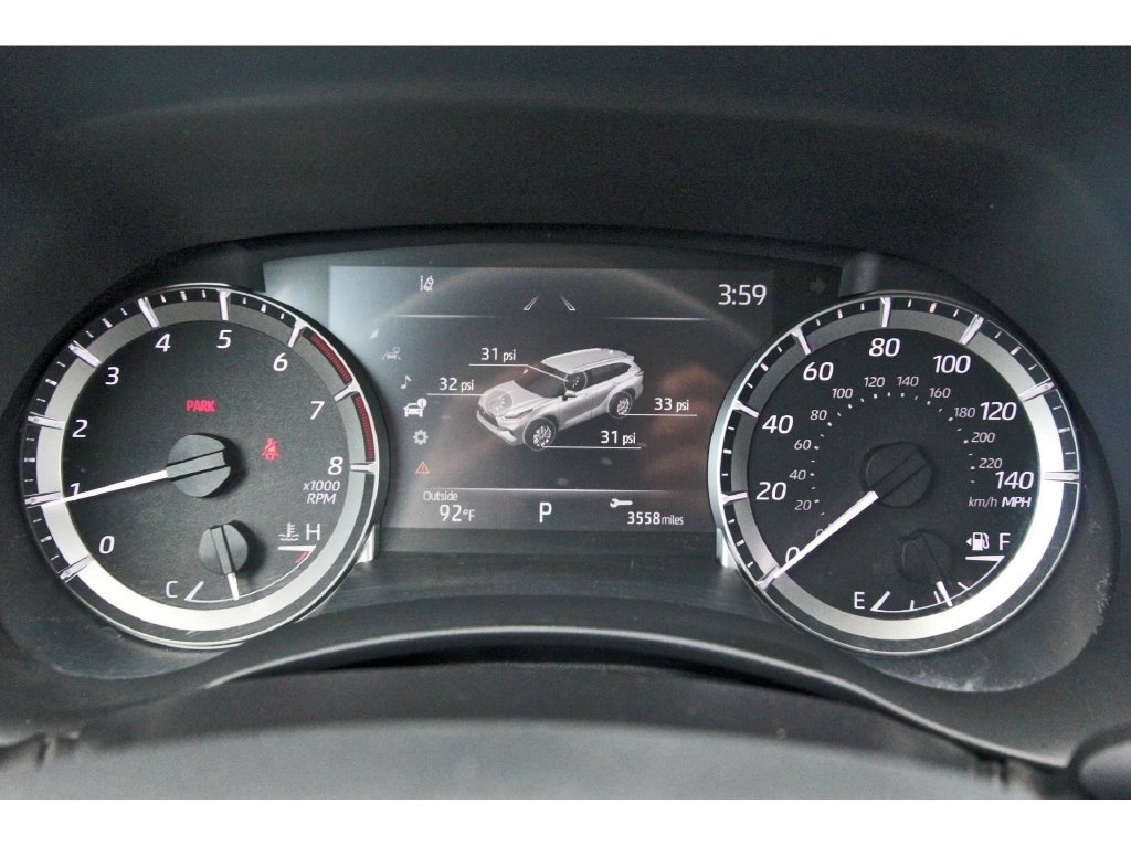 Used 2023 Toyota Highlander XLE AWD/4WD image 18