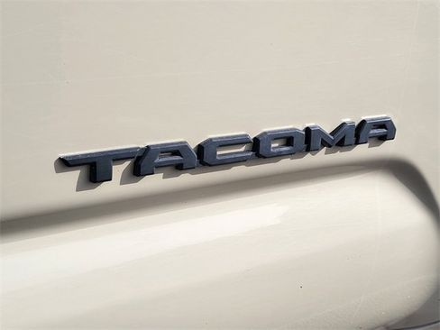 Used 2019 Toyota Tacoma 4x4 Double Cab image 9