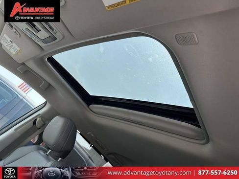 Certified 2022 Toyota Sienna XLE w/ XLE Plus Package FWD image 23