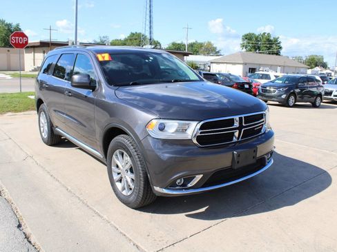 Used 2017 Dodge Durango SXT w/ Quick Order Package 23B image 2