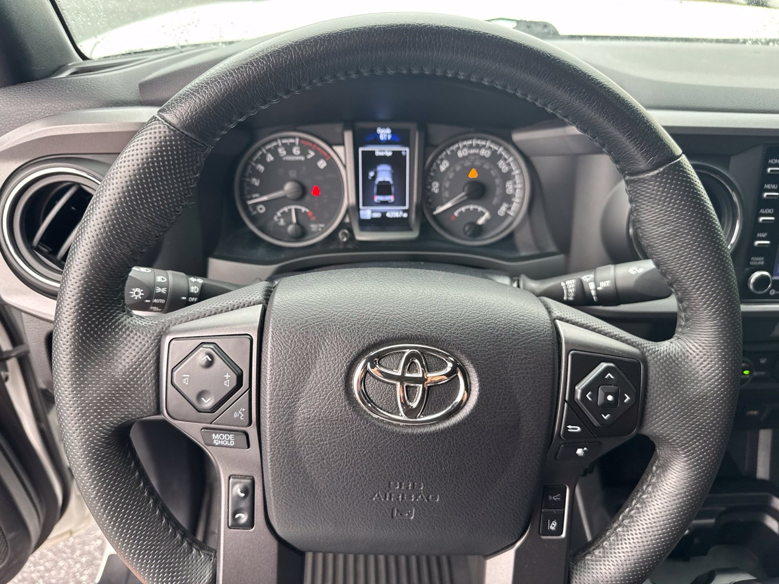 Used 2022 Toyota Tacoma TRD Off-Road AWD/4WD image 30