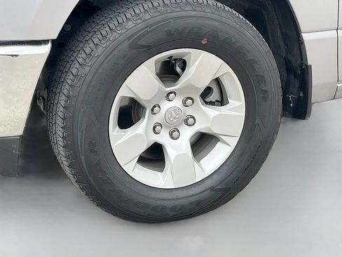 Used 2023 RAM 1500 Big Horn AWD/4WD image 28