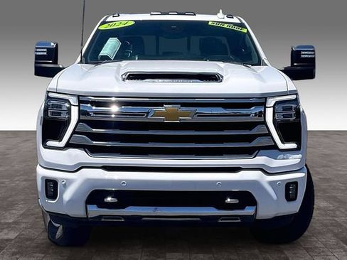 Used 2024 Chevrolet Silverado 3500 High Country w/ High Country Premium Package AWD/4WD image 3