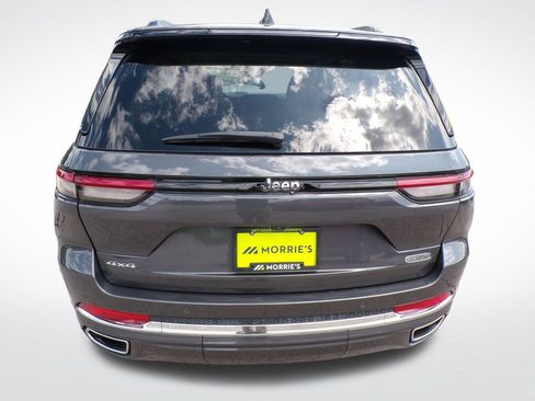 Used 2023 Jeep Grand Cherokee Overland AWD/4WD image 5