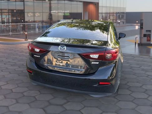 Used 2018 MAZDA MAZDA3 Touring image 9