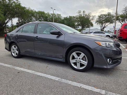 Used 2014 Toyota Camry SE FWD image 3