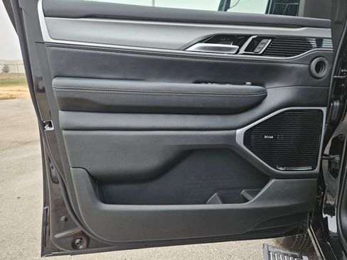 New 2026 Jeep Grand Wagoneer Limited w/ Premium Group II image 11