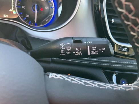 New 2026 Chrysler Pacifica Limited w/ S Appearance Package image 18