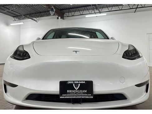 Used 2023 Tesla Model Y Performance image 3