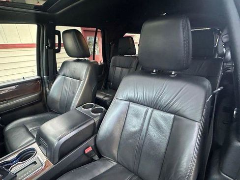 Used 2016 Lincoln Navigator Select image 2