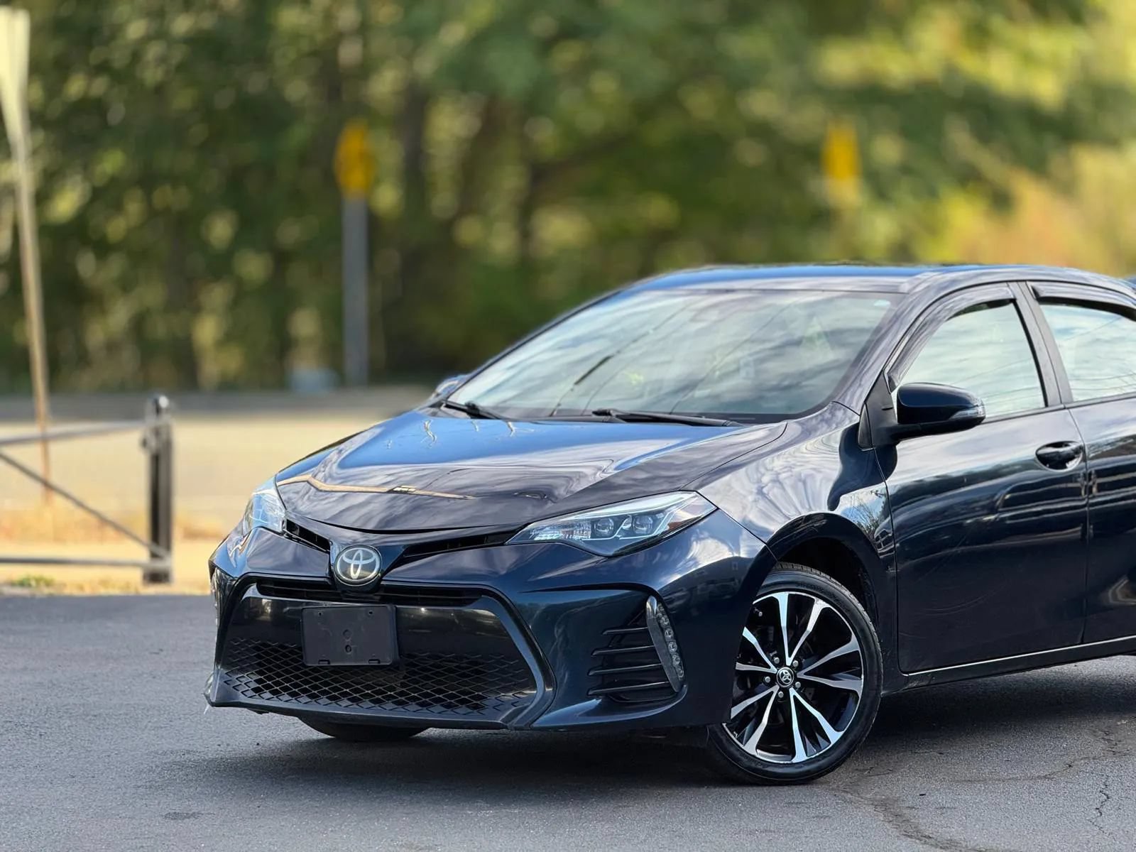 Used 2019 Toyota Corolla SE w/ Carpet Mat Package (TMS) FWD image 28