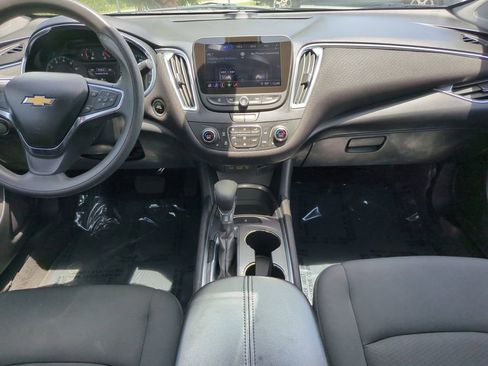 Used 2021 Chevrolet Malibu LT FWD image 15