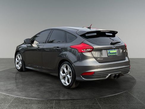 Used 2017 Ford Focus ST FWD image 7