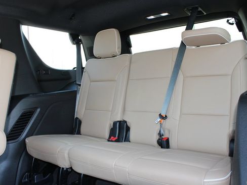 Used 2024 Chevrolet Tahoe Premier RWD image 15