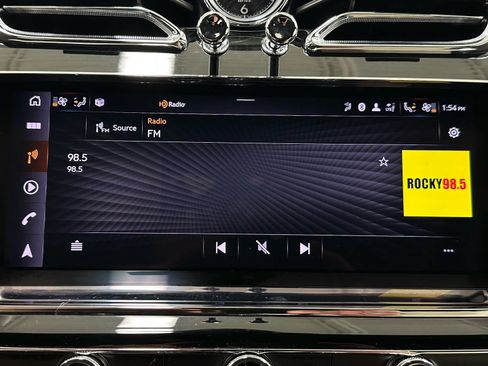 Used 2023 Bentley Bentayga AWD/4WD image 33