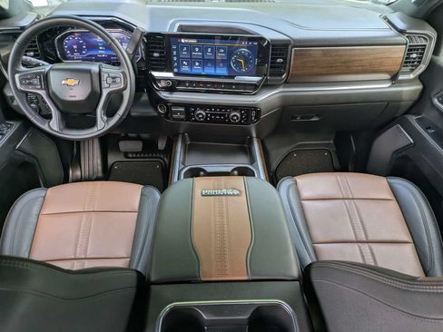 Used 2025 Chevrolet Silverado 2500 High Country w/ High Country Premium Package AWD/4WD image 15