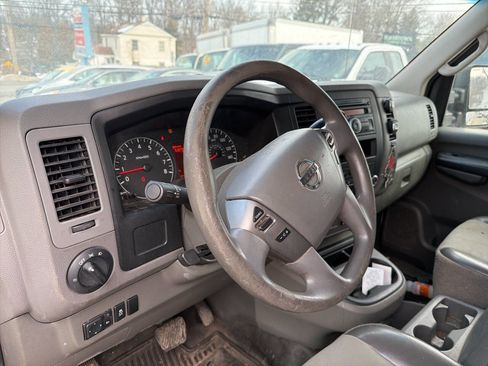 Used 2014 Nissan NV 2500 SV image 7