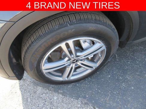 Used 2021 Mercedes-Benz GLC 300 4MATIC image 3