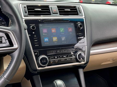 Used 2018 Subaru Outback 2.5i Limited image 6