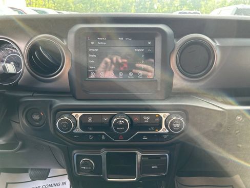 Used 2022 Jeep Wrangler Unlimited Sport AWD/4WD image 26