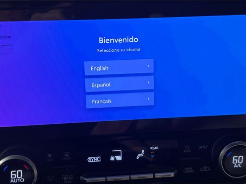 Used 2024 Toyota Highlander XLE FWD image 27