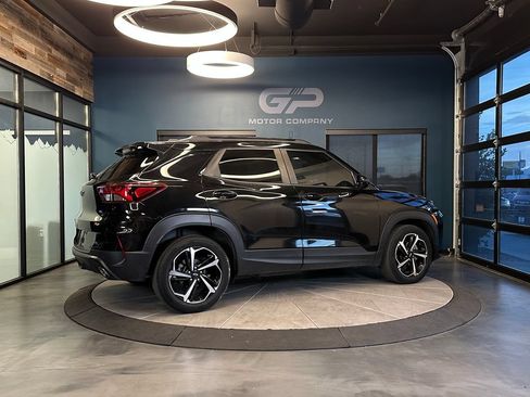 Used 2021 Chevrolet TrailBlazer RS w/ Sun and Liftgate Package FWD image 3