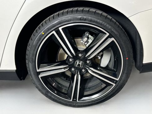 Used 2024 Honda Accord Sport image 11