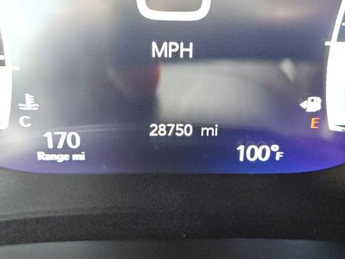 Used 2023 Chrysler Pacifica Touring-L w/ Uconnect Theater Family Group FWD image 15