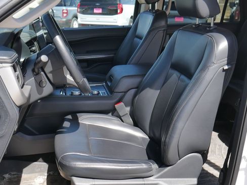 Used 2022 Ford Expedition XLT AWD/4WD image 29