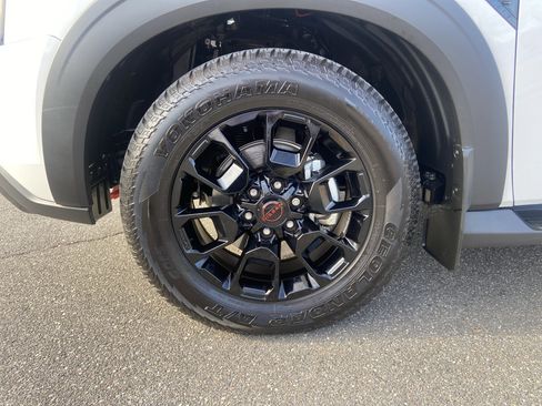 Certified 2025 Nissan Armada PRO-4X image 8