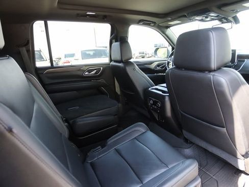 Used 2021 Chevrolet Suburban LT w/ Luxury Package image 52