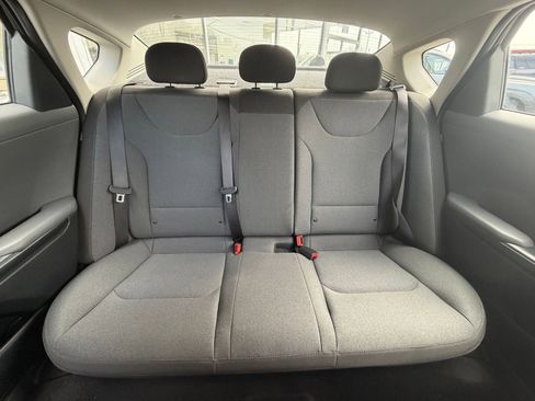 Used 2025 Kia K4 LXS image 41