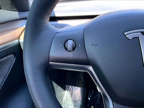 Used 2023 Tesla Model 3 Performance image 23