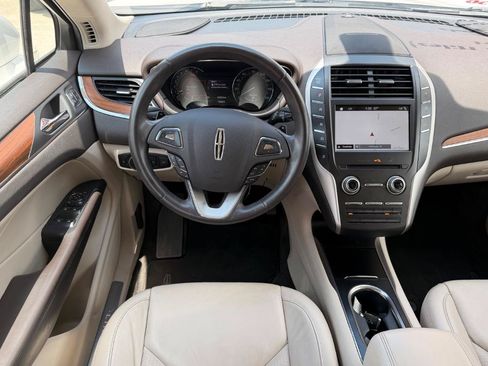Used 2017 Lincoln MKC Select w/ Select Plus Package FWD image 4