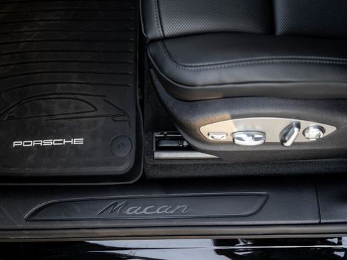 Certified 2026 Porsche Macan image 21
