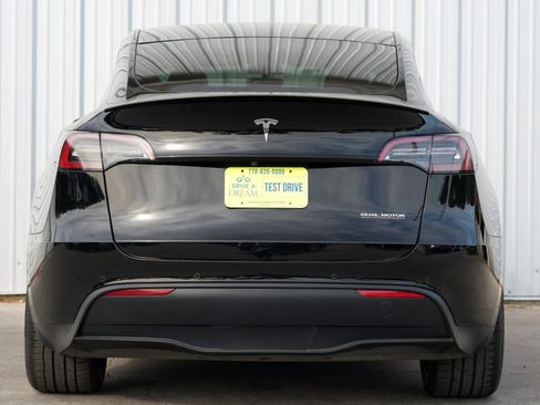 Used 2021 Tesla Model Y Performance image 11