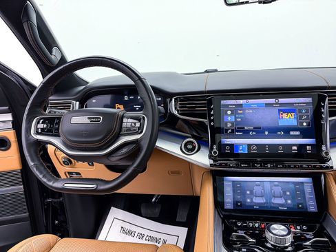 Used 2023 Jeep Grand Wagoneer Series III image 6