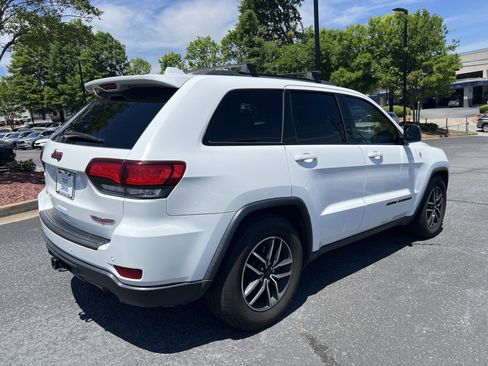 Used 2019 Jeep Grand Cherokee Trailhawk w/ Trailhawk Luxury Group AWD/4WD image 5